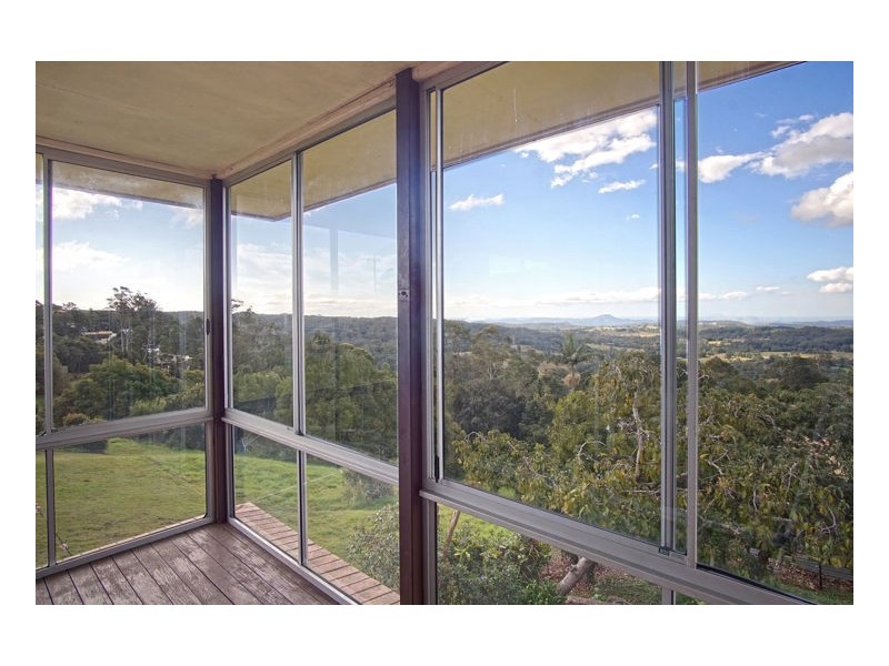 11 Flaxton Drive, Mapleton QLD 4560