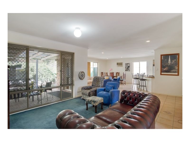 6 Kings Place, Burnside QLD 4560