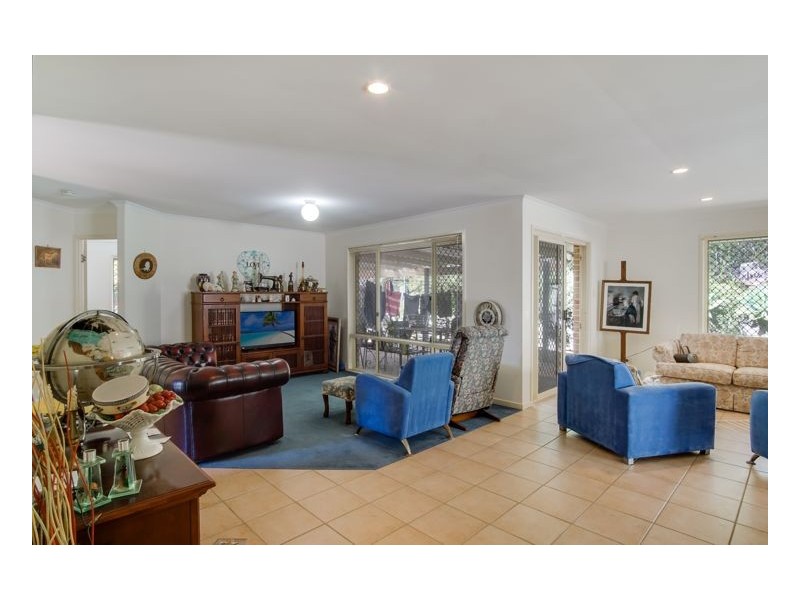 6 Kings Place, Burnside QLD 4560