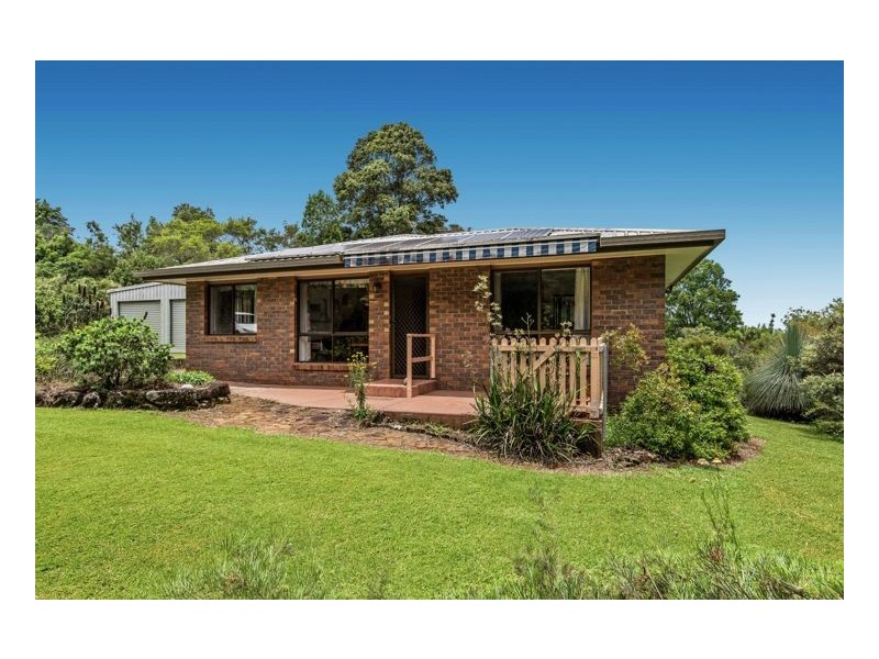 44 Burgess Avenue, Maleny QLD 4552