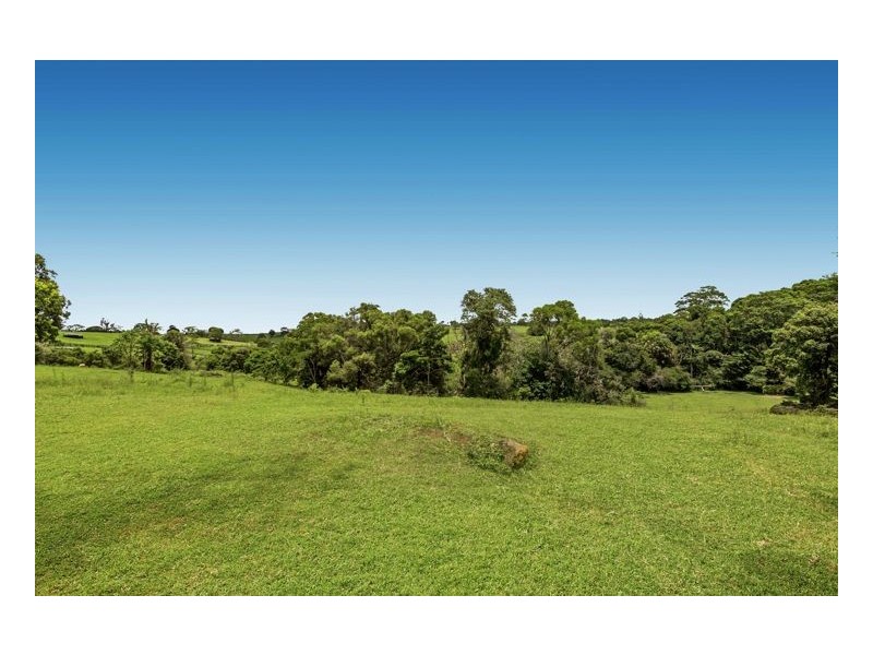 44 Burgess Avenue, Maleny QLD 4552