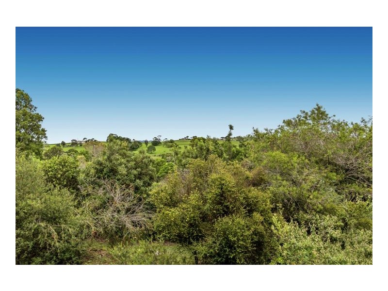 44 Burgess Avenue, Maleny QLD 4552