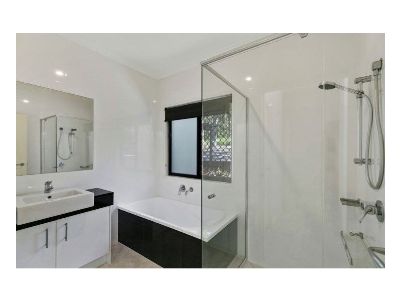 2 Meadowood Rise, Mapleton QLD 4560