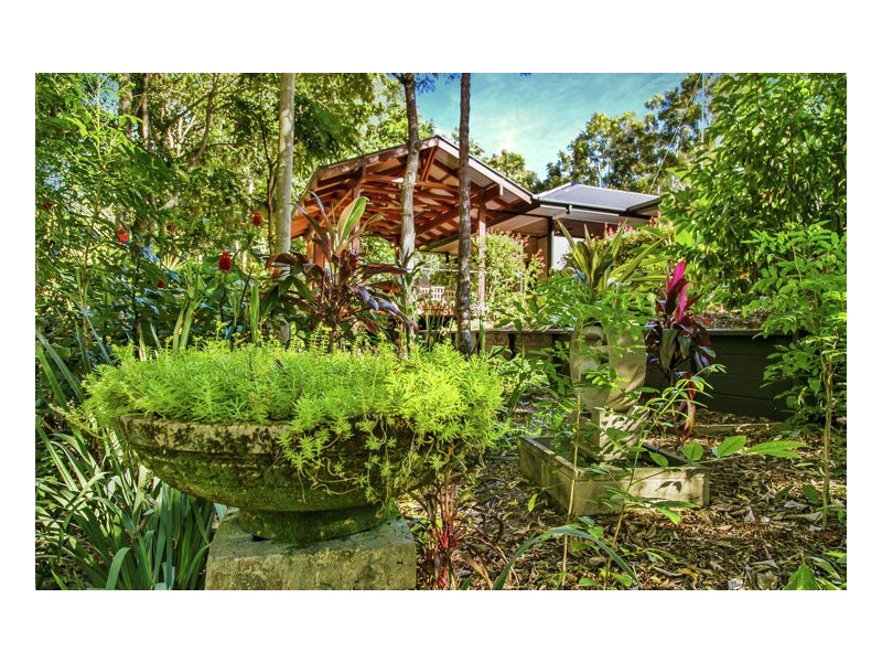 2 Meadowood Rise, Mapleton QLD 4560