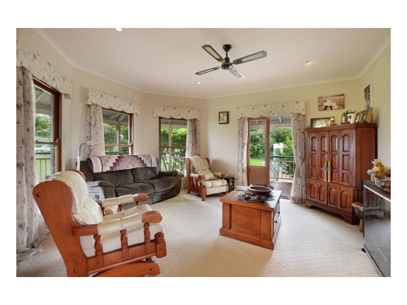 19 Ringwood Lane, Mapleton QLD 4560