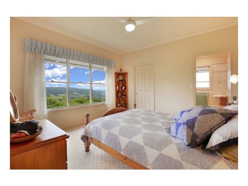 19 Ringwood Lane, Mapleton QLD 4560