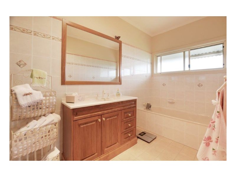 19 Ringwood Lane, Mapleton QLD 4560