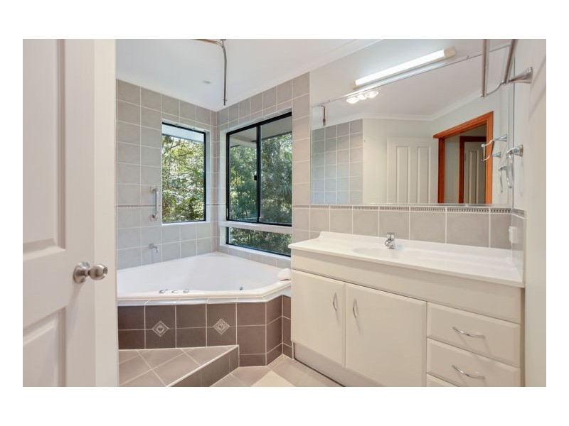 27 Leigha Place, Kureelpa QLD 4560