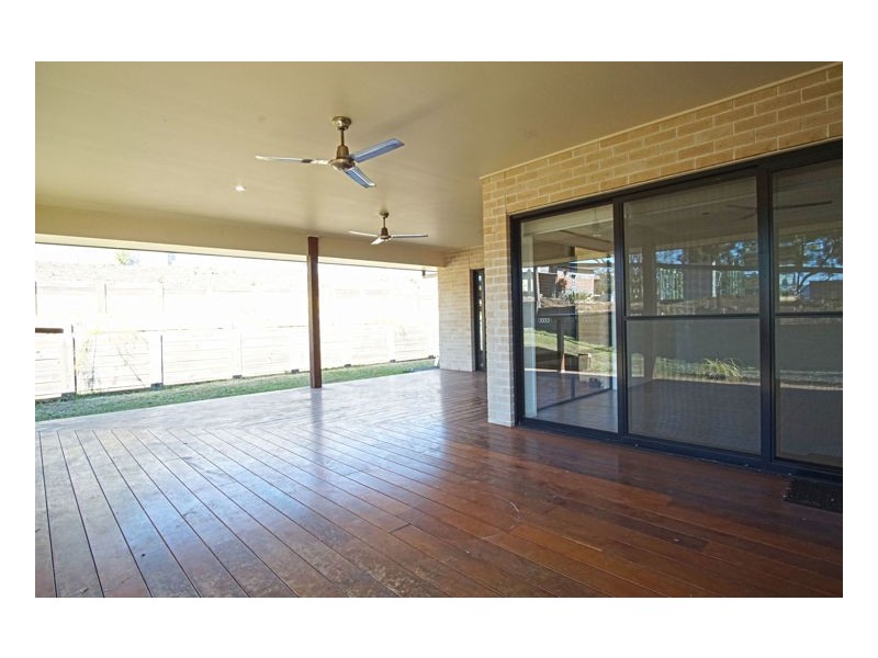 27 George Street, Kenilworth QLD 4574