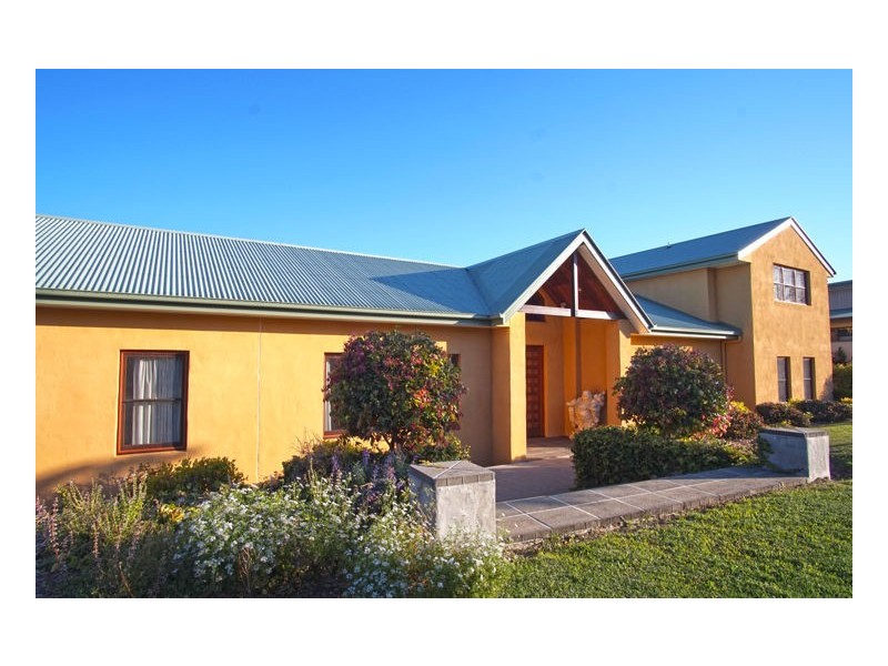 2 Snowwood Avenue, Maleny QLD 4552