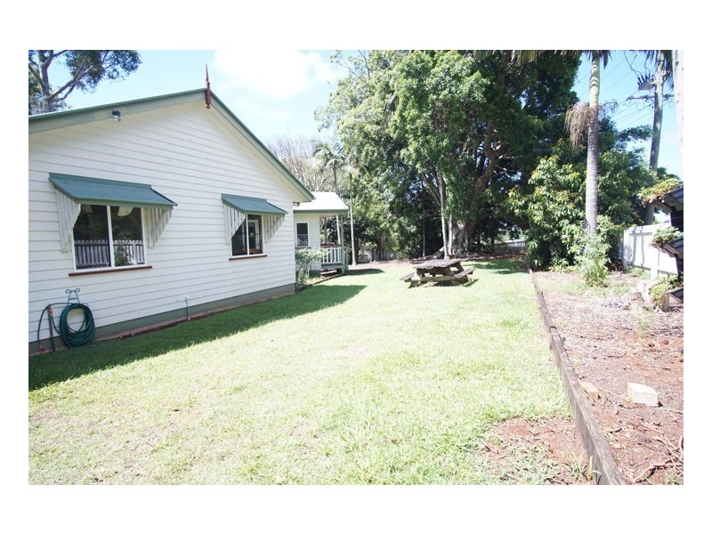 2 Bean Street, Maleny QLD 4552