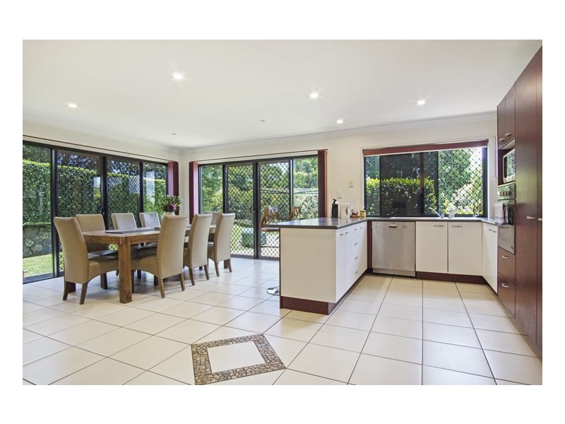 2A Curlew Court, Maleny QLD 4552