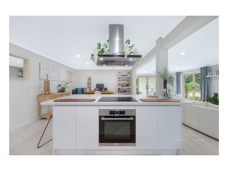 2 The Parkway Place, Mapleton QLD 4560