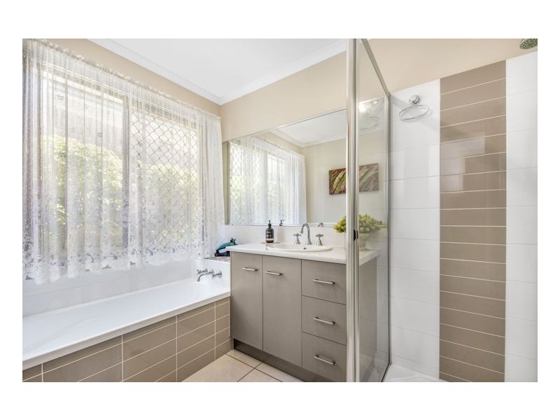 59 Robertson Drive, Burnside QLD 4560