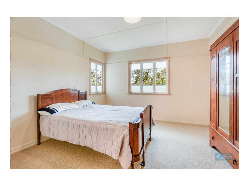 12 Myrtle Street, Maleny QLD 4552