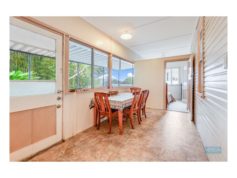 12 Myrtle Street, Maleny QLD 4552