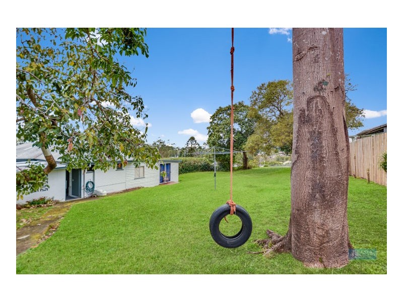 12 Myrtle Street, Maleny QLD 4552