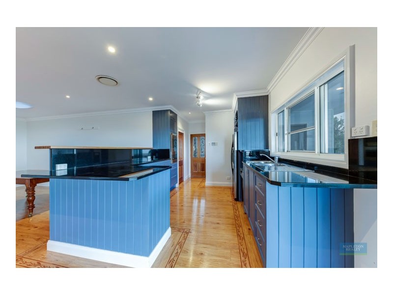 18 Topaz Street, Mapleton QLD 4560