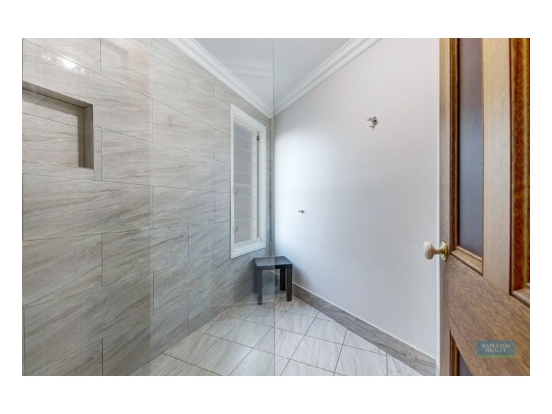 18 Topaz Street, Mapleton QLD 4560