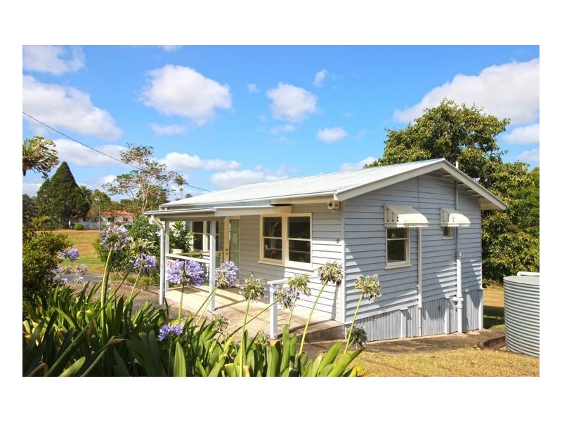 9 Myrtle Street, Maleny QLD 4552