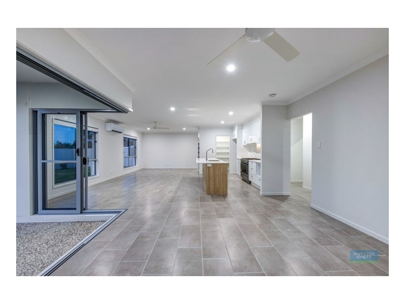 5 Grove Boulevard, Mooloolah Valley QLD 4553