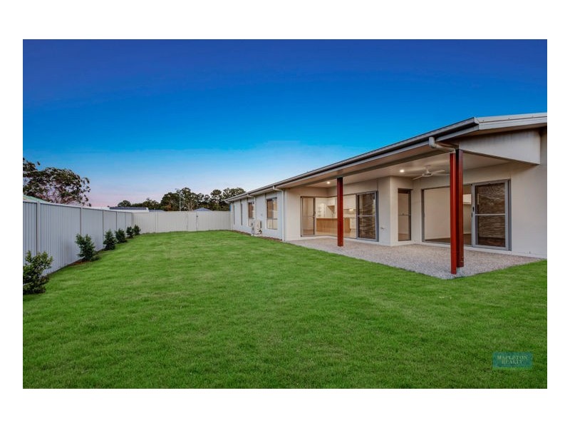 5 Grove Boulevard, Mooloolah Valley QLD 4553