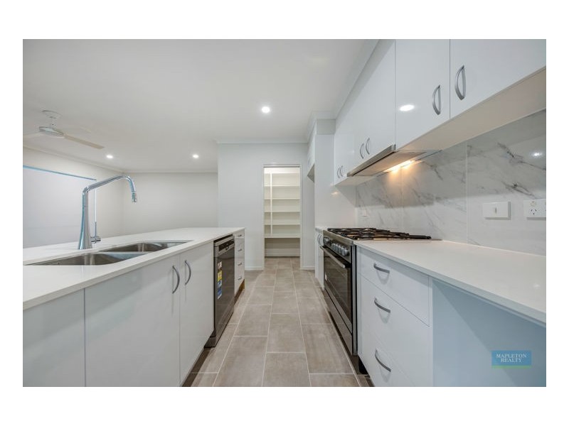 5 Grove Boulevard, Mooloolah Valley QLD 4553