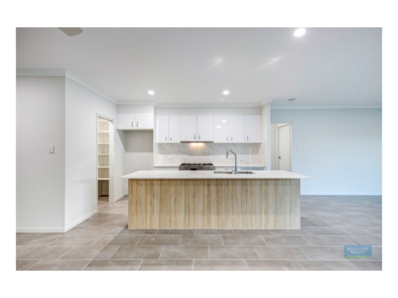 5 Grove Boulevard, Mooloolah Valley QLD 4553