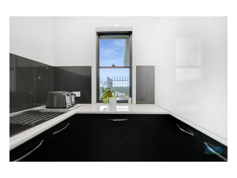 10 Morrow Court, Burnside QLD 4560