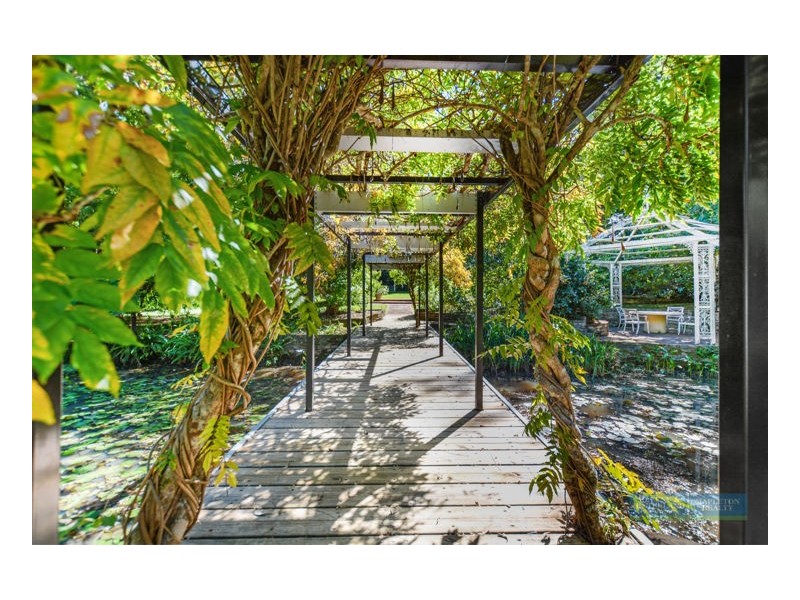 4 Valley Vista, Maleny QLD 4552