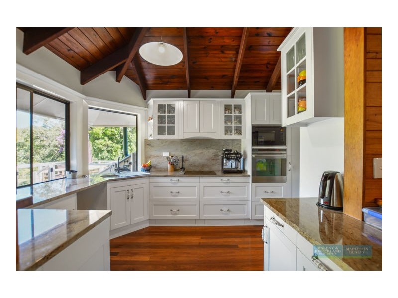 4 Valley Vista, Maleny QLD 4552