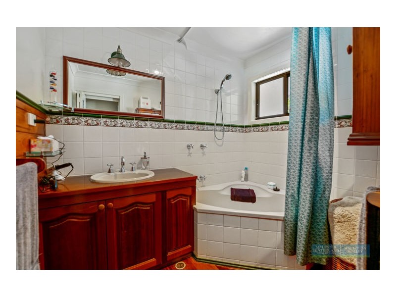 4 Valley Vista, Maleny QLD 4552