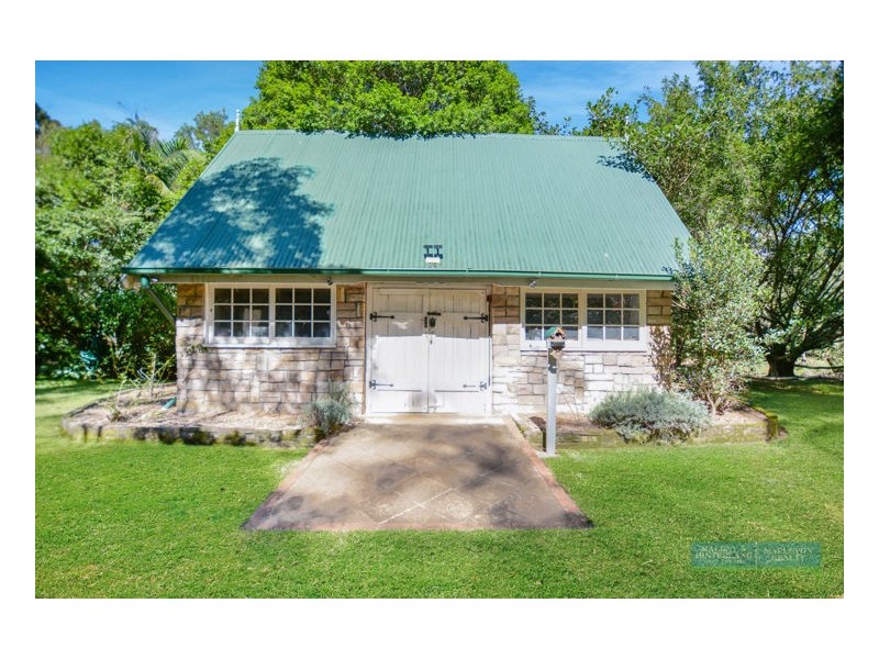 4 Valley Vista, Maleny QLD 4552