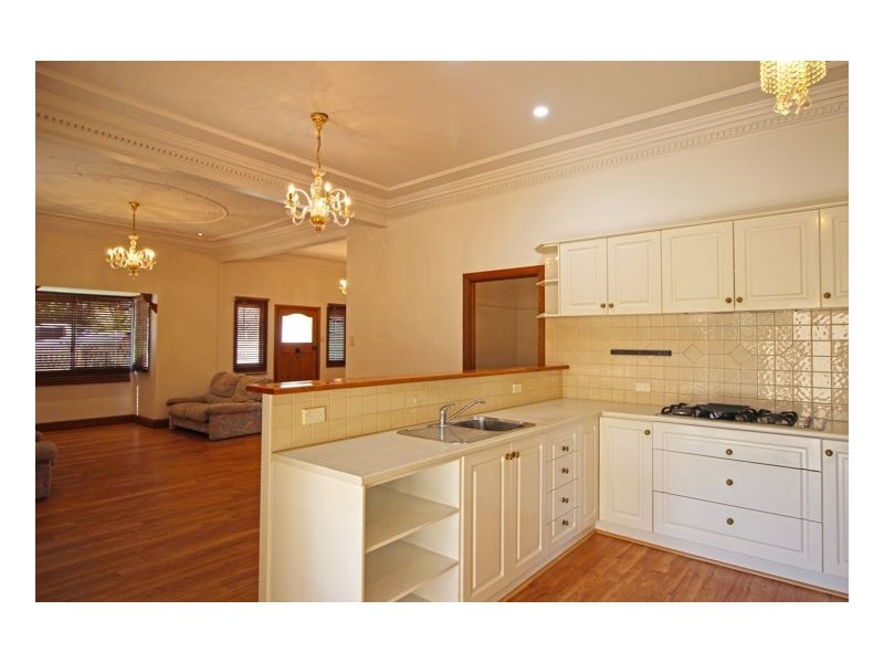 18 Lawyer Street, Maleny QLD 4552