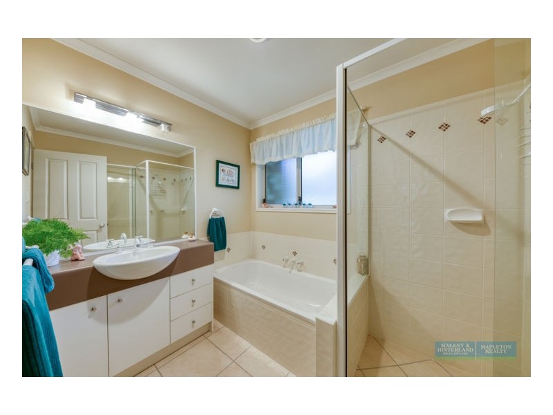 12 The Parkway Place, Mapleton QLD 4560