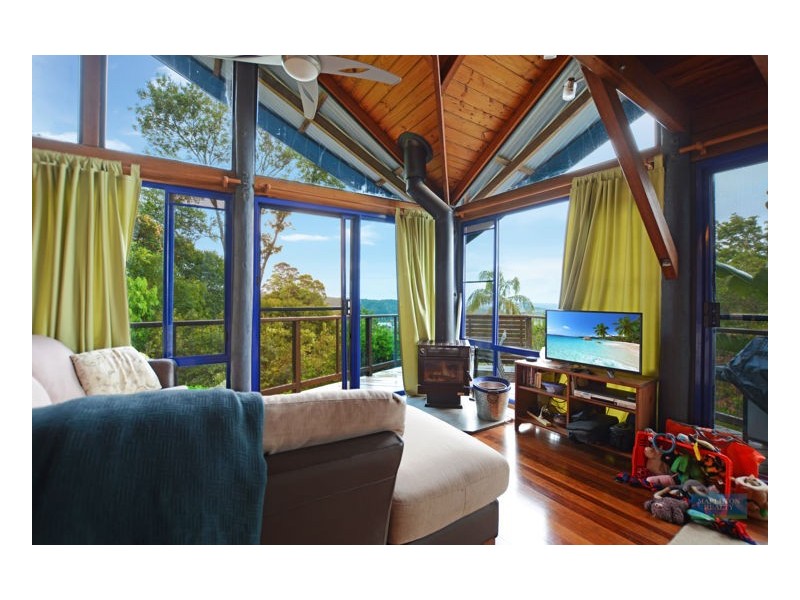 11 Crystal Street, Mapleton QLD 4560