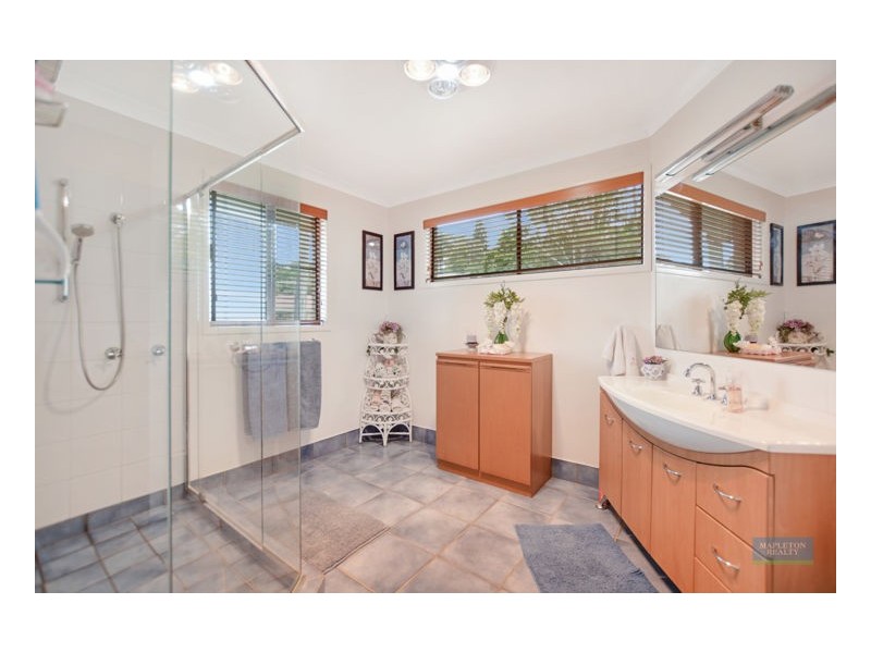 1 Falcon Court, Mapleton QLD 4560