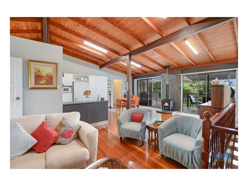 1 Falcon Court, Mapleton QLD 4560