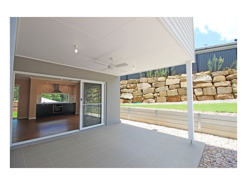 18 Outlook Rise, Mooloolah Valley QLD 4553