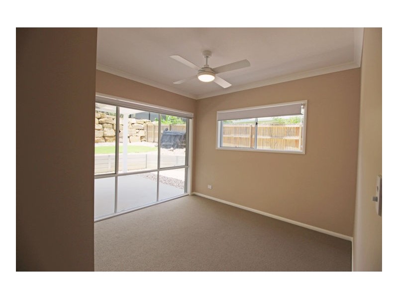 18 Outlook Rise, Mooloolah Valley QLD 4553