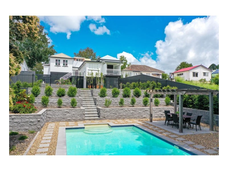 58 Maple Street, Maleny QLD 4552