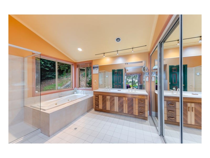 4 Boongala Avenue, Montville QLD 4560