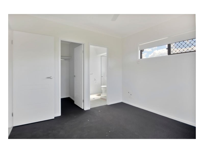 24 Grove Boulevard, Mooloolah Valley QLD 4553