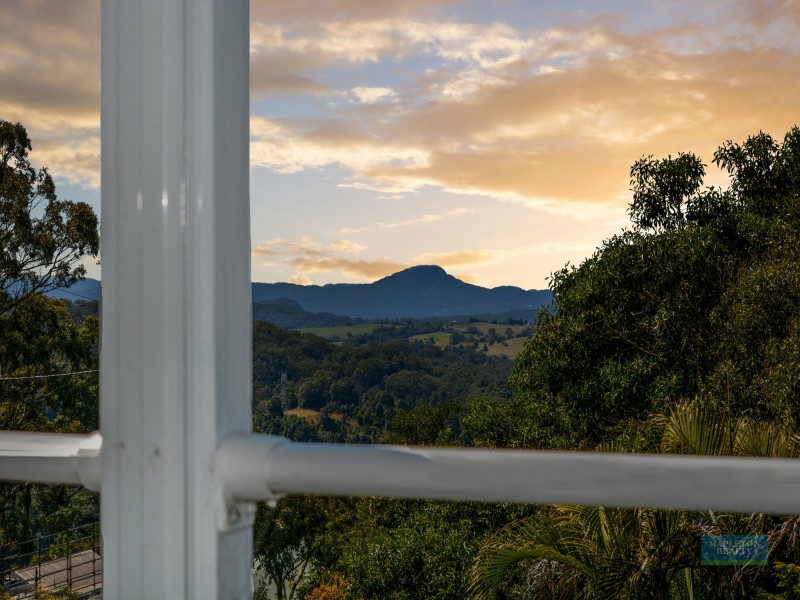 8 Post Office Road, Mapleton QLD 4560