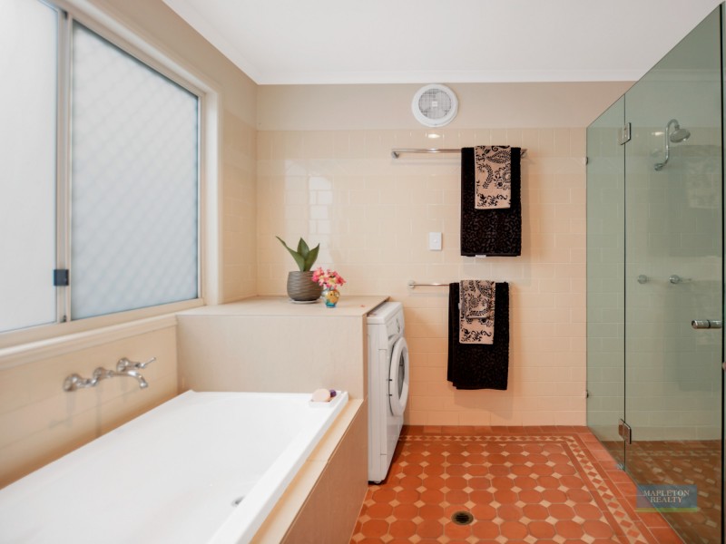 8 Post Office Road, Mapleton QLD 4560