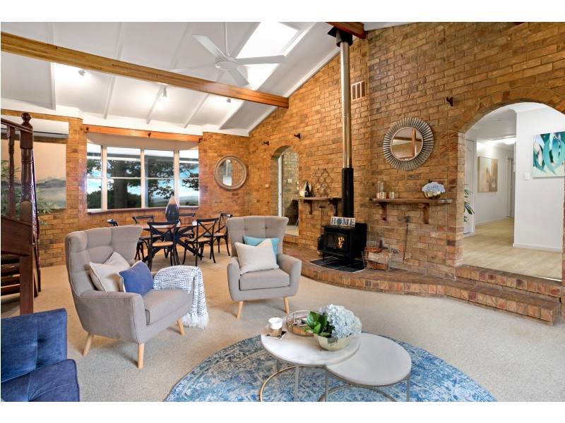 9 Mary Cairncross Avenue, Maleny QLD 4552