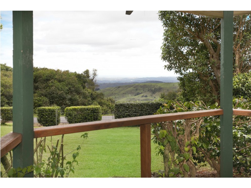 9 Mary Cairncross Avenue, Maleny QLD 4552