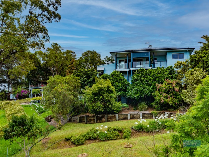 18 Topaz Street, Mapleton QLD 4560