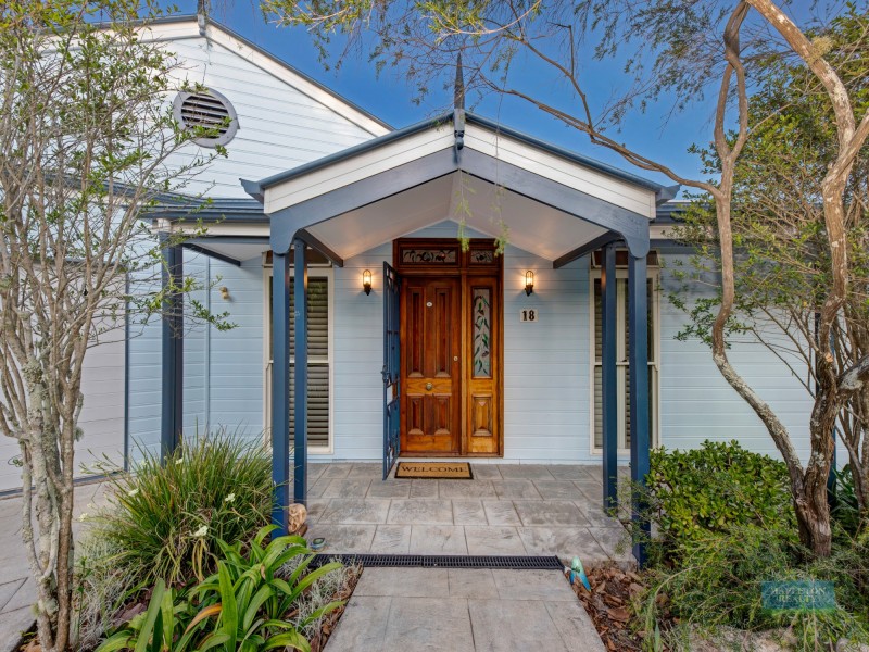 18 Topaz Street, Mapleton QLD 4560