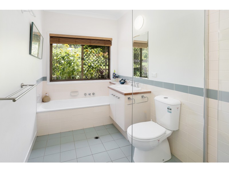 38 Avocado Lane, Maleny QLD 4552